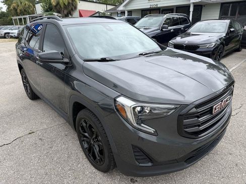 Used 2020 GMC Terrain SLE w/ Driver Convenience Package FWD image 3