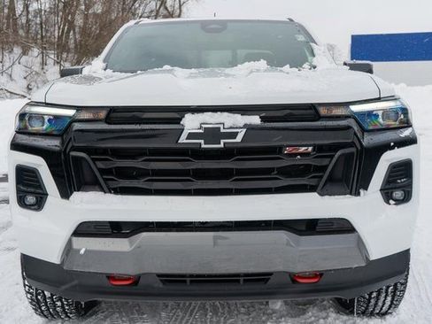Used 2025 Chevrolet Colorado Z71 AWD/4WD image 3