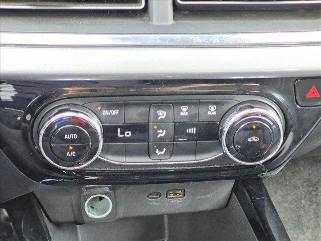 Used 2025 Chevrolet Trax LT FWD image 24