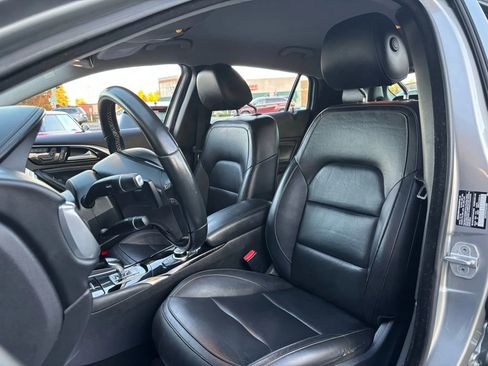 Used 2017 INFINITI QX30 AWD image 20