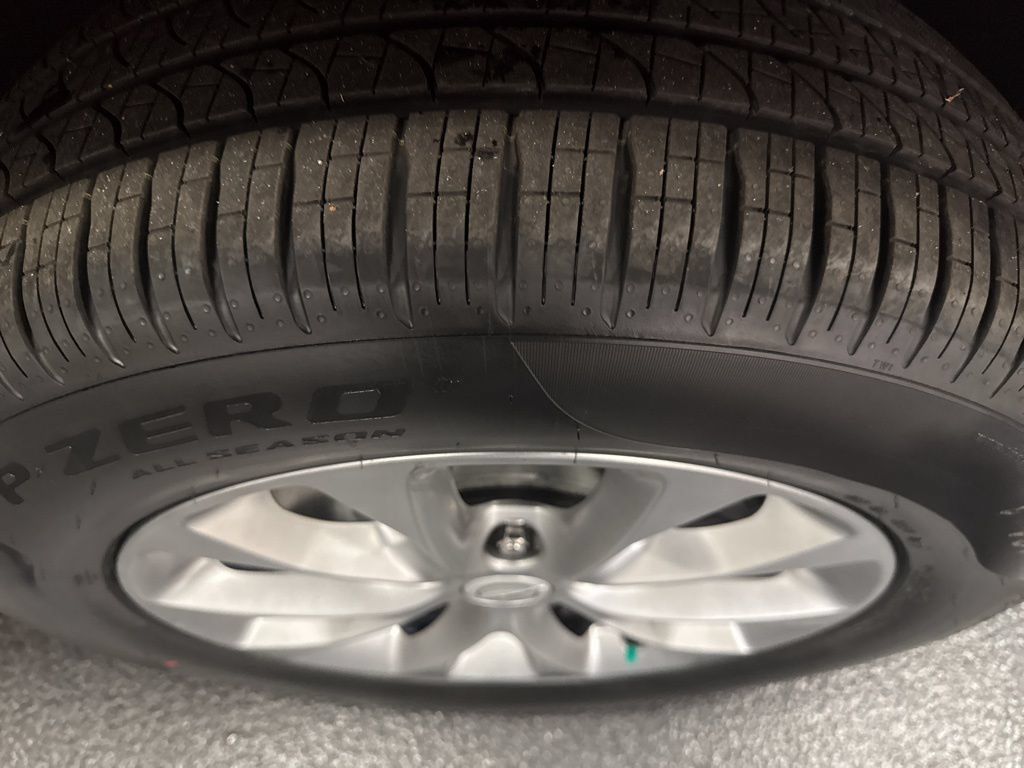 New 2026 Chrysler Pacifica Select AWD/4WD image 13