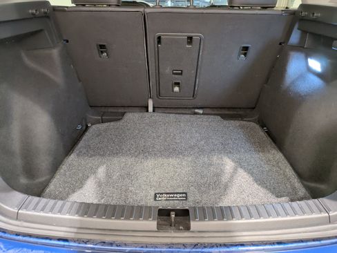 Used 2024 Volkswagen Taos SE w/ Panoramic Sunroof Package image 37