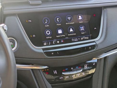 Used 2023 Cadillac XT6 Luxury image 20