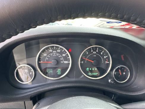 Used 2017 Jeep Wrangler Unlimited Sahara w/ Dual Top Group AWD/4WD image 21