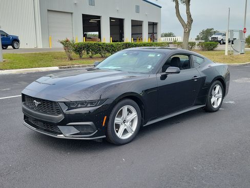 Certified 2026 Ford Mustang Coupe RWD image 2
