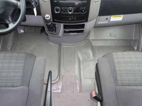 Used 2016 Mercedes-Benz Sprinter 2500 image 13