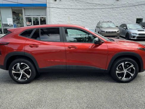 Certified 2024 Chevrolet Trax RS FWD image 10