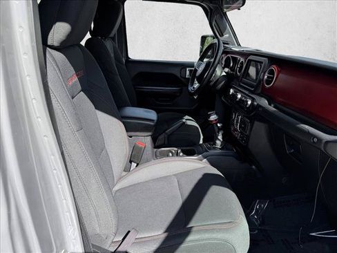 Used 2021 Jeep Gladiator Rubicon w/ Cold Weather Group AWD/4WD image 19