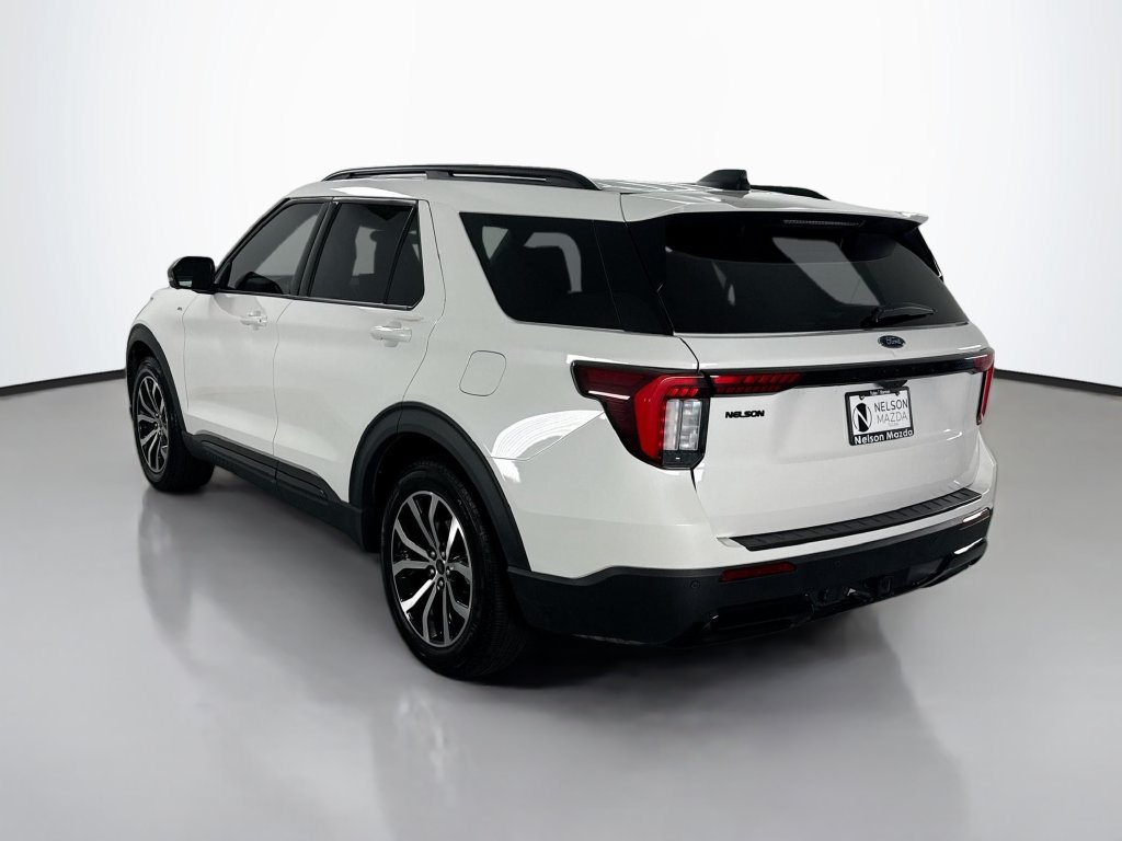 Used 2025 Ford Explorer ST-Line RWD image 7