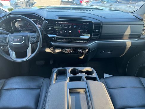 Used 2025 GMC Sierra 1500 SLT AWD/4WD image 16