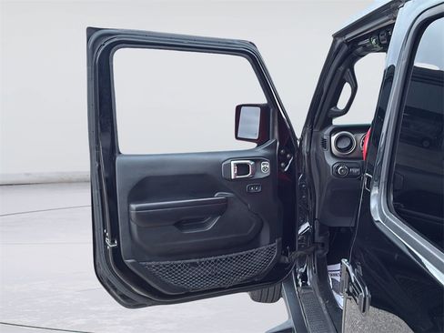 Used 2021 Jeep Wrangler Unlimited Sport image 35