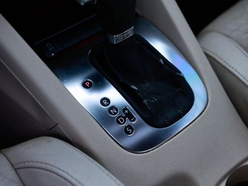 Used 2011 Volkswagen Eos Lux image 39