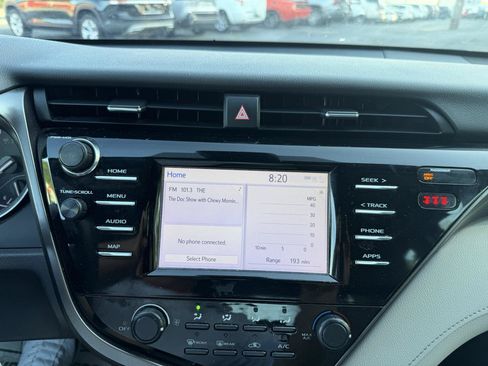 Used 2019 Toyota Camry LE FWD image 14