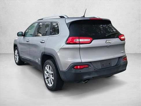 Used 2017 Jeep Cherokee Latitude w/ Safety/Convenience Group image 5