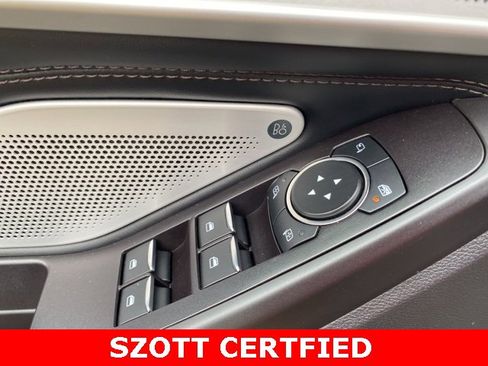 Used 2020 Ford Explorer Platinum w/ Premium Technology Package image 32