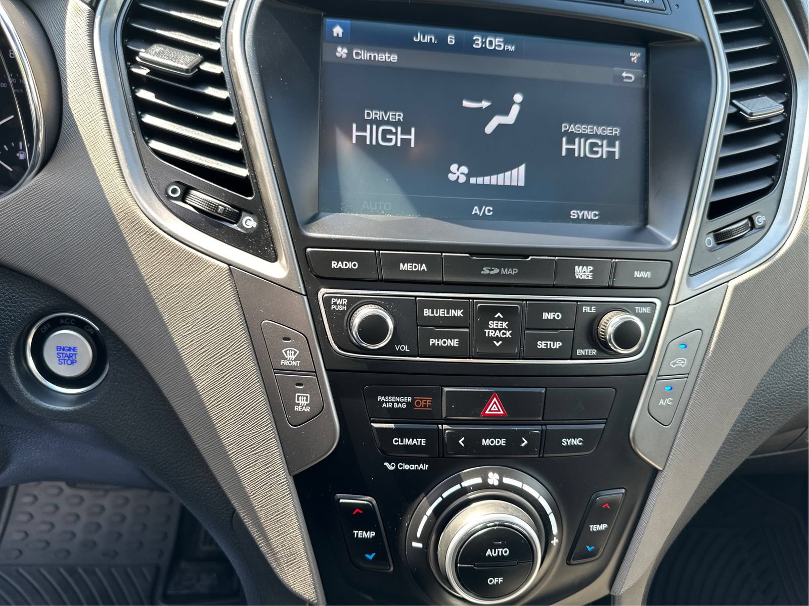 Used 2018 Hyundai Santa Fe Sport w/ 2.0T Ultimate Tech Package 05 AWD/4WD image 28