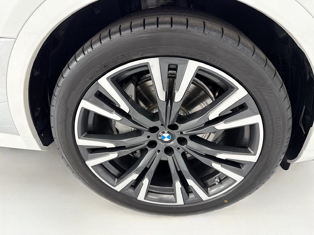 Certified 2024 BMW X7 xDrive40i AWD/4WD image 32