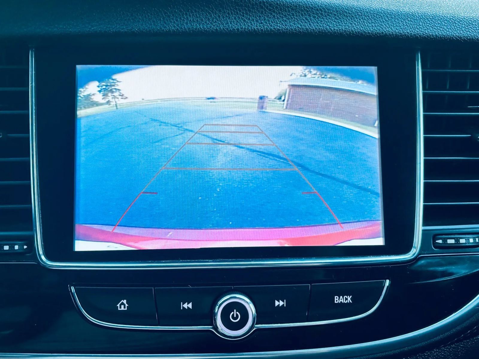 Used 2018 Buick Encore Preferred FWD image 19