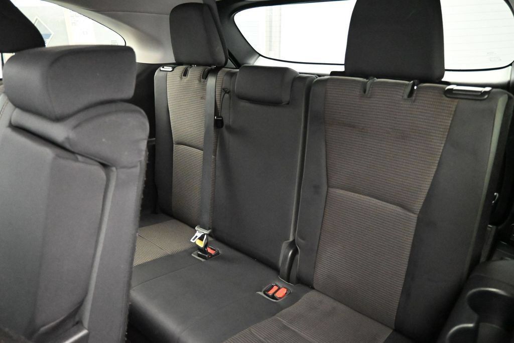 Used 2022 Toyota Highlander L AWD/4WD image 13