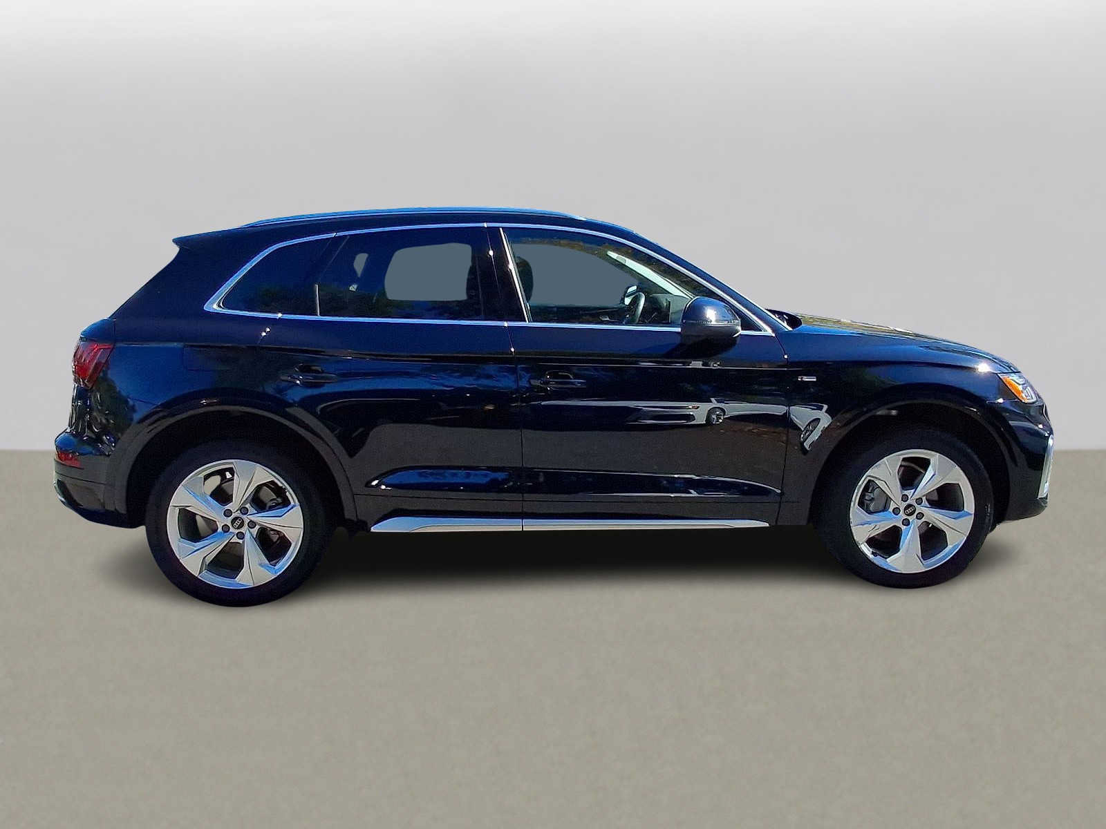 Certified 2023 Audi Q5 2.0T Premium Plus w/ Premium Plus Package AWD/4WD image 32