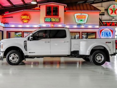 Used 2023 Ford F350 Lariat w/ Lariat Ultimate Package AWD/4WD image 12