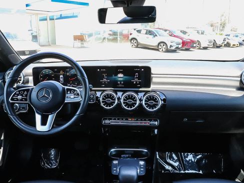 Used 2022 Mercedes-Benz A 220 image 17