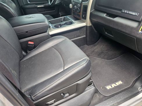 Used 2017 RAM 1500 Laramie w/ Convenience Group AWD/4WD image 18