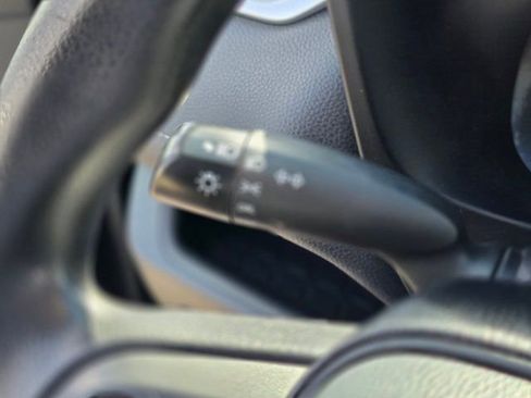 Used 2021 Toyota RAV4 LE FWD image 32