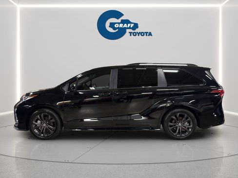 Used 2026 Toyota Sienna XSE FWD image 12