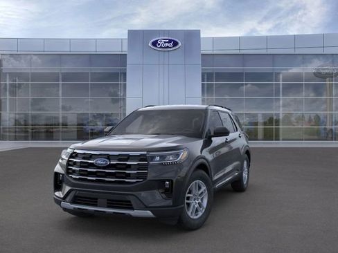 New 2025 Ford Explorer Active w/ Active Comfort Package image 2