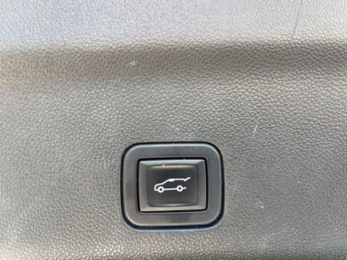 Used 2023 Chevrolet Tahoe Premier w/ Premium Package 2 image 7