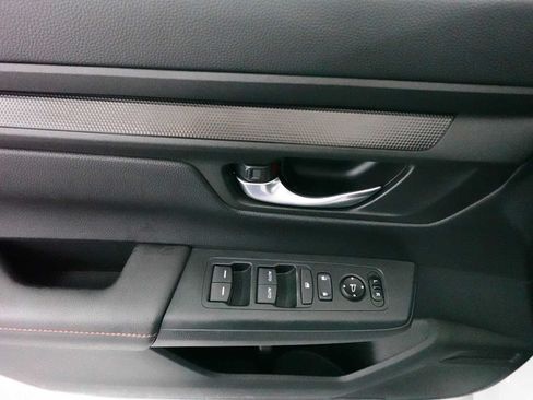 Used 2025 Honda CR-V Sport image 11