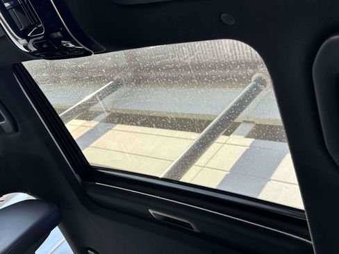 Used 2025 Mercedes-Benz C 300 4MATIC Sedan image 18