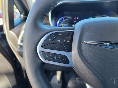 Used 2023 Chrysler Pacifica Pinnacle image 25