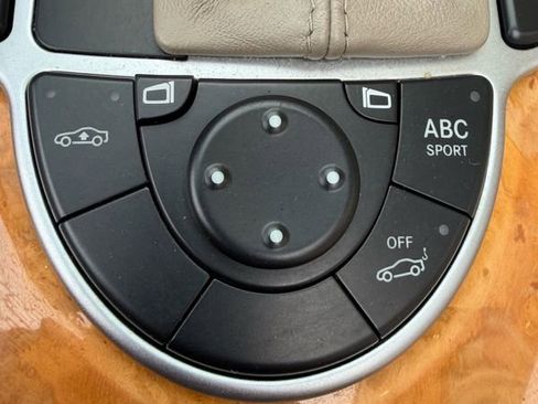 Used 2003 Mercedes-Benz SL 500 image 16