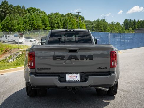 New 2026 RAM 3500 Laramie AWD/4WD image 15