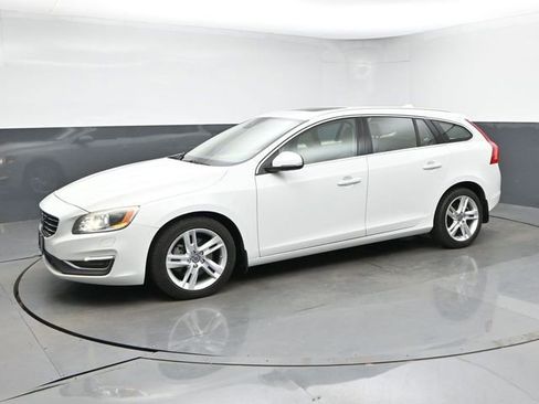 Used 2015 Volvo V60 T5 Premier Plus FWD image 4