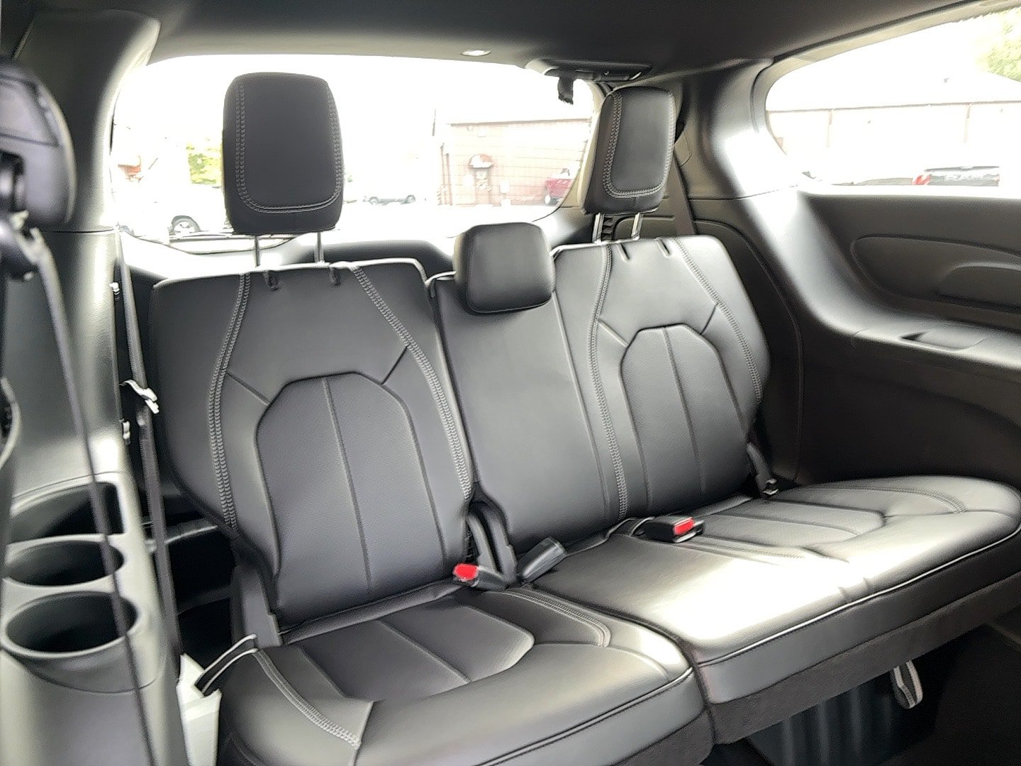 New 2027 Chrysler Pacifica Select AWD/4WD image 11