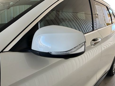 Used 2020 INFINITI QX50 Essential image 3