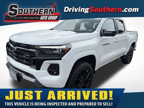 Used 2024 Chevrolet Colorado Z71 w/ LPO, Dark Essentials Package AWD/4WD image 1