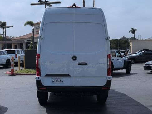 Used 2025 Mercedes-Benz Sprinter 2500 image 7