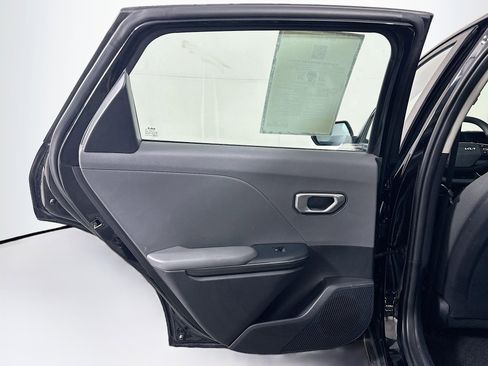 Used 2025 Kia K4 LXS FWD image 26