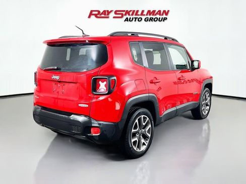 Used 2017 Jeep Renegade Latitude w/ Cold Weather Group image 7