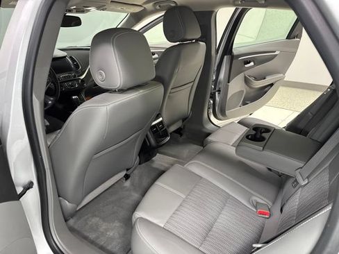 Used 2015 Chevrolet Impala LT w/ Convenience Package FWD image 23
