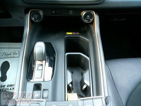 Used 2024 Toyota Grand Highlander AWD Hybrid image 21