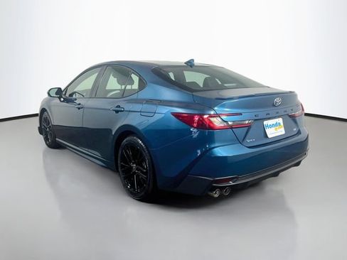 Used 2025 Toyota Camry SE w/ Convenience Package FWD image 7
