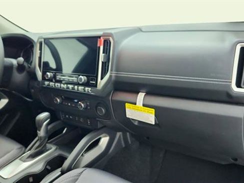 Certified 2025 Nissan Frontier SV w/ SV Convenience Package RWD image 23