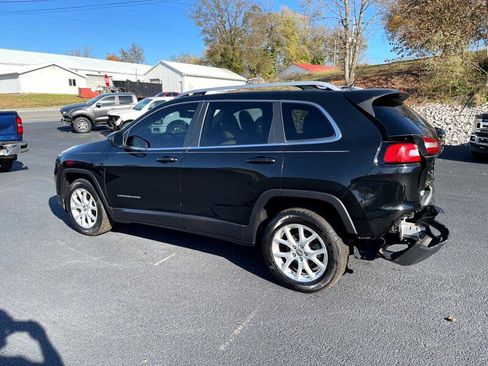 Used 2018 Jeep Cherokee Latitude image 3