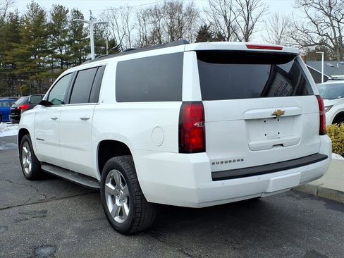 Used 2016 Chevrolet Suburban LT image 7