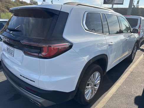 Used 2024 GMC Acadia Elevation image 5